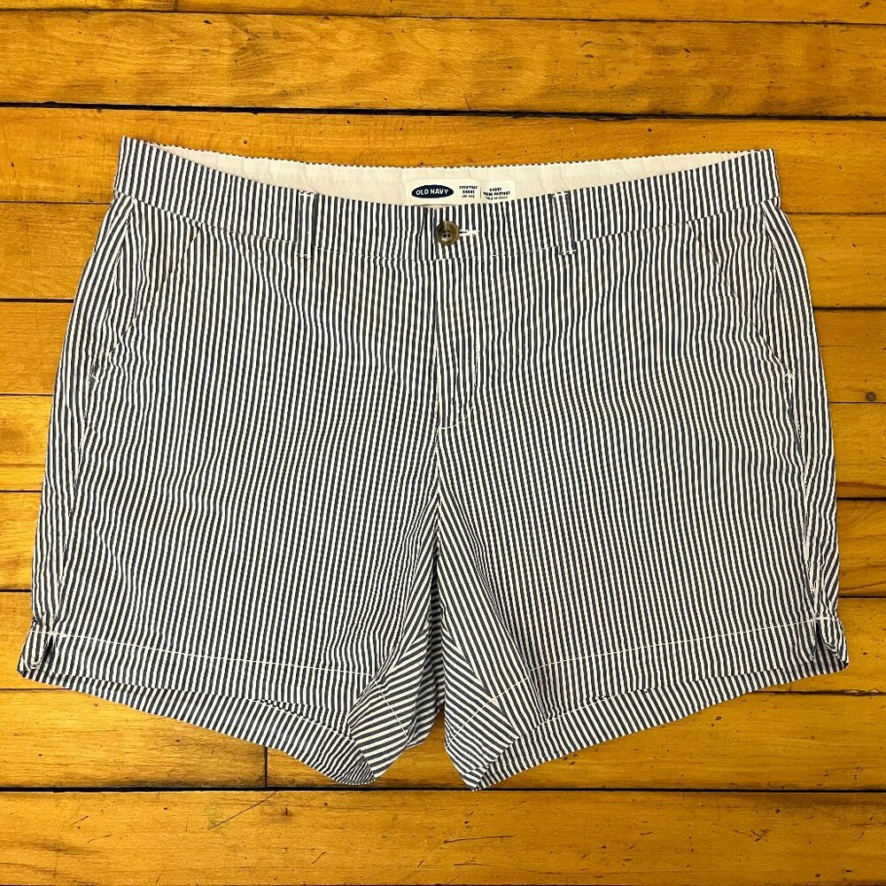 Old Navy Blue & White Striped Seersucker Shorts, Size 18